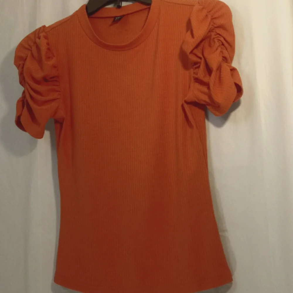SHEIN TOP - Picture 2 of 8